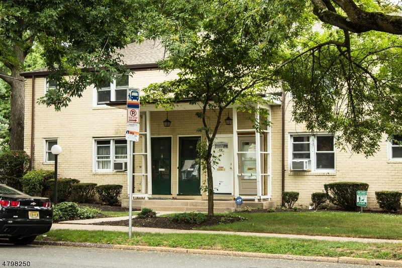 1705 Wood Ave unit D2, Roselle, NJ 07203 - photo 1