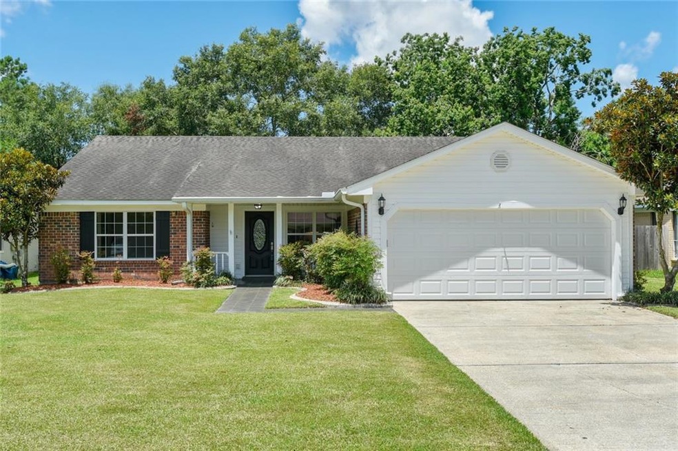 705 S Lake Verret Ct, Slidell, LA 70461 - photo 1