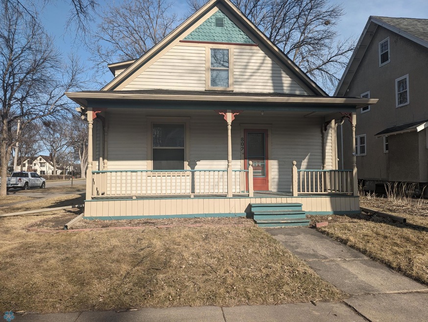 802 9th St S, Fargo, ND 58103 - photo 1
