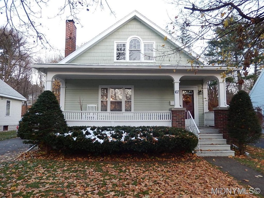 Great Curb Appeal !
