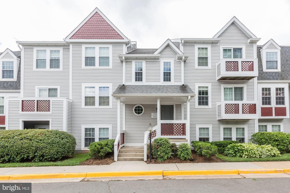 12936 Grays Pointe Rd unit A, Fairfax, VA 22033 - photo 1