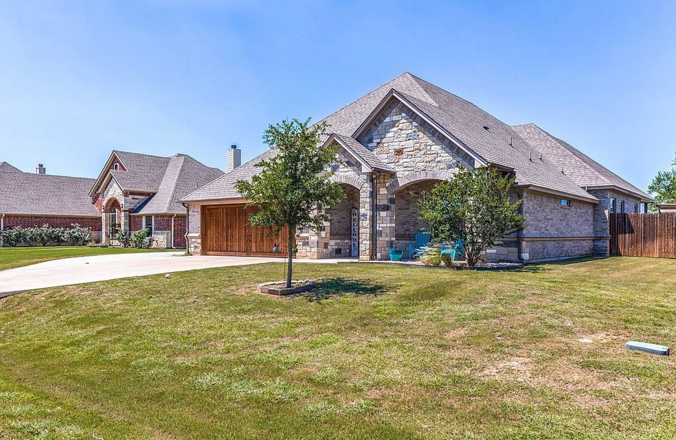 2822 Willow Ridge Cir, Granbury, TX 76049 - photo 1