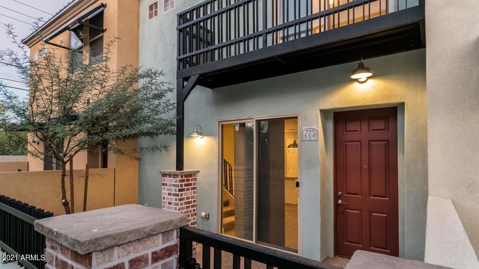 Private Patio w/Balcony