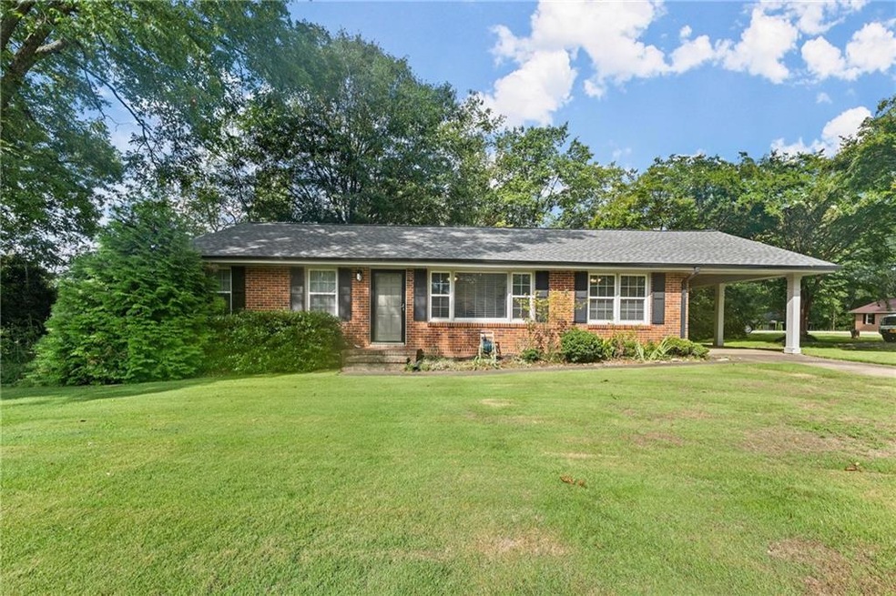 314 N 5th Ave, Winder, GA 30680 - photo 1