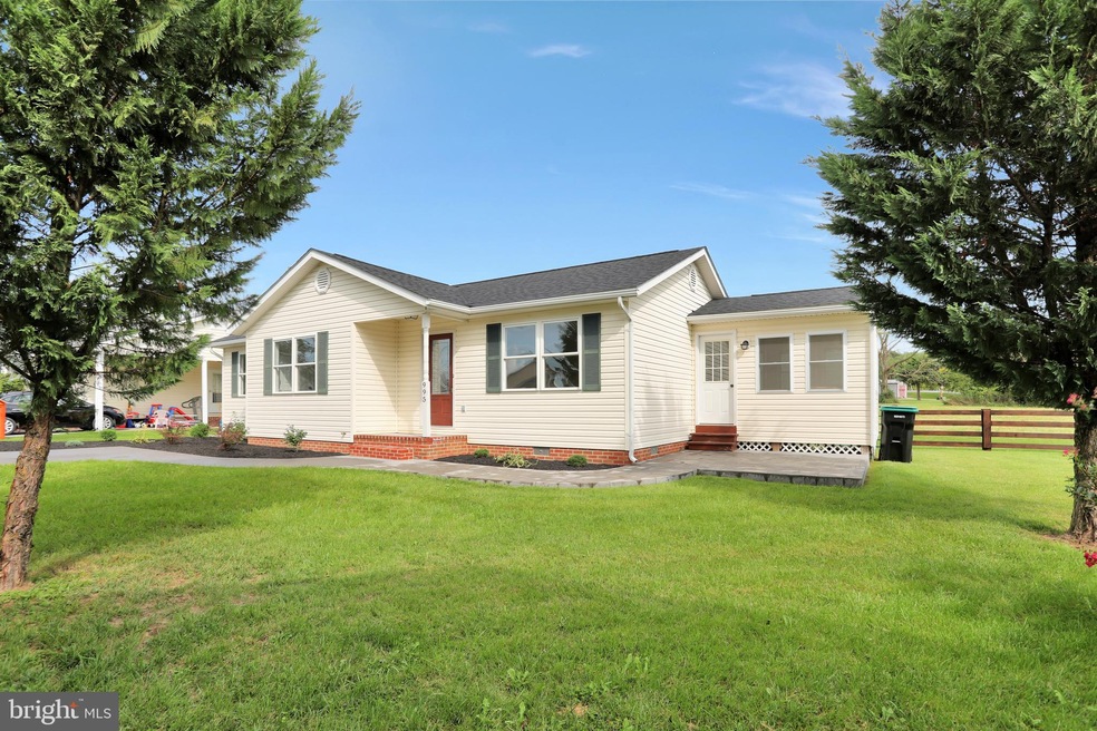 995 Dutchess Cir, Strasburg, VA 22657 - photo 1