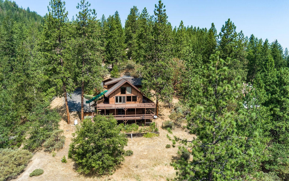 4391 Tami Ln, Central Point, OR 97502 - photo 1