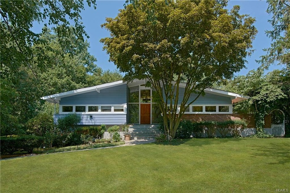 8 Holly Ln, Rye Brook, NY 10573 - photo 1