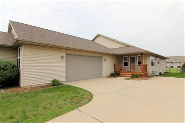 125 Bowlavard Ave, Belleville, WI 53508 - photo 1