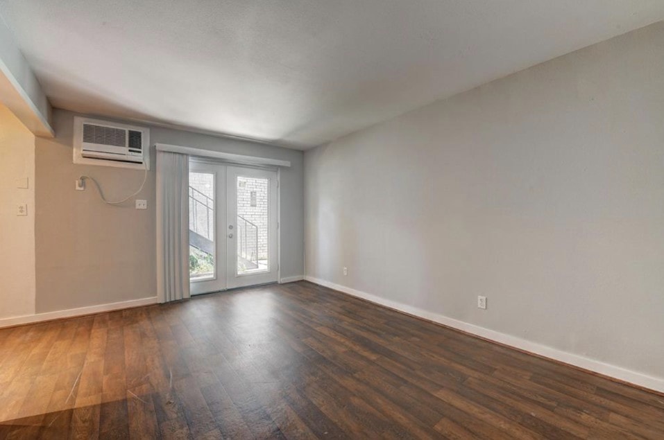 2322 Dunlavy St unit 6, Houston, TX 77006 - photo 1