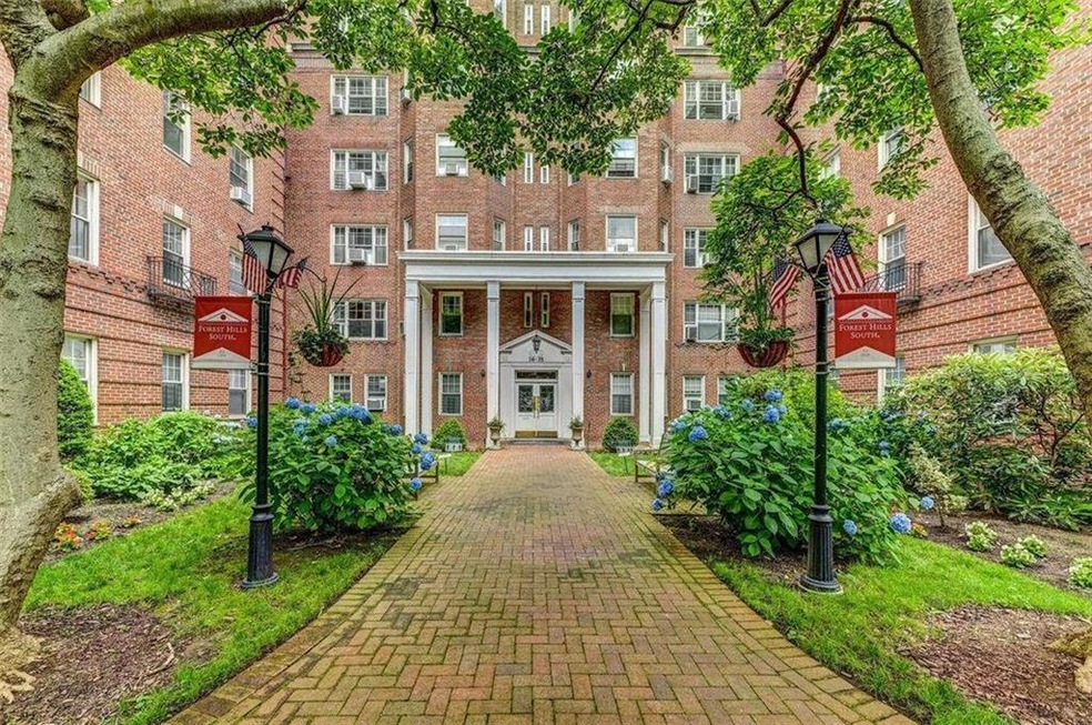 7635 113th St unit 2K, Forest Hills, NY 11375 - photo 1