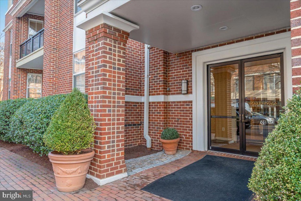 621 N Saint Asaph St unit 304, Alexandria, VA 22314 - photo 1