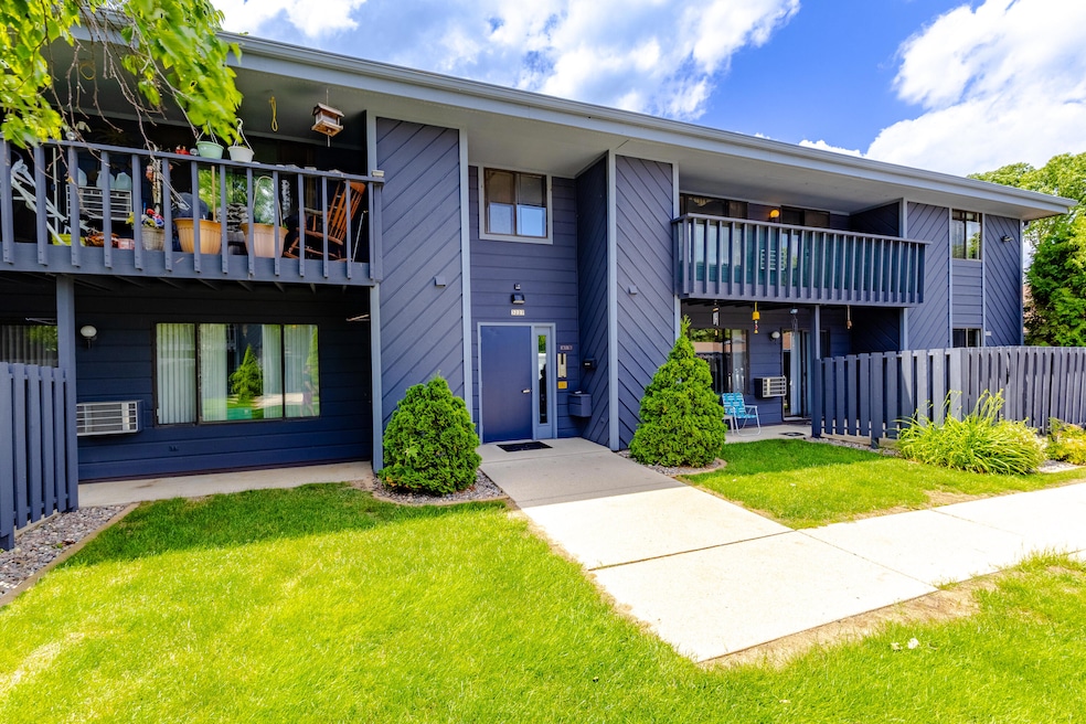 Welcome to 3227 W Meadows Ct Unit A