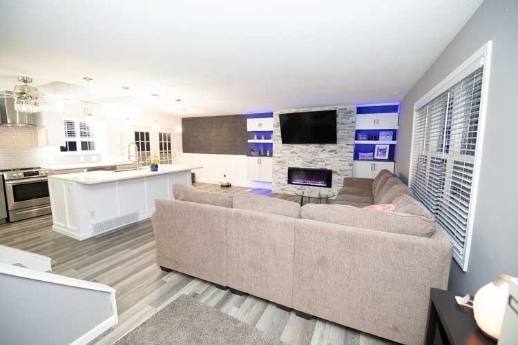 2110 W 29th St, Davenport, IA 52804 - photo 1