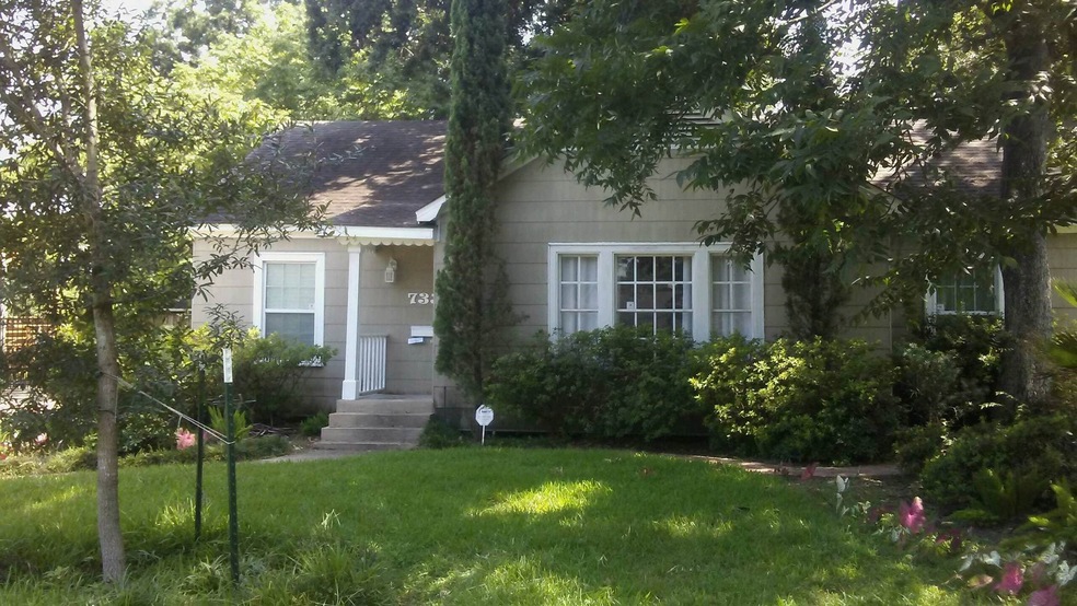 733 Sue Barnett Dr, Houston, TX 77018 - photo 1