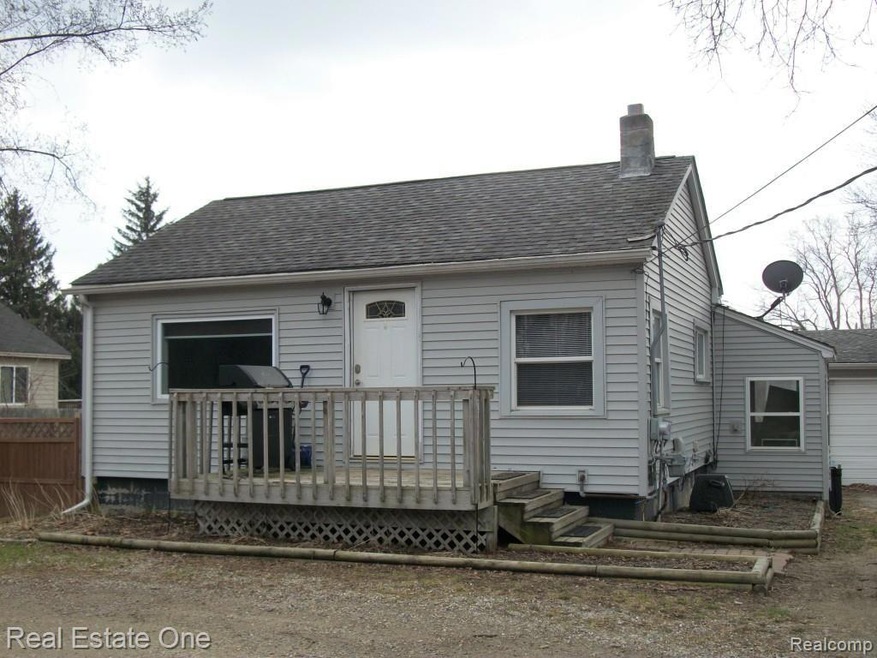 6975 Elizabeth Lake Rd, Waterford, MI 48327 - photo 1