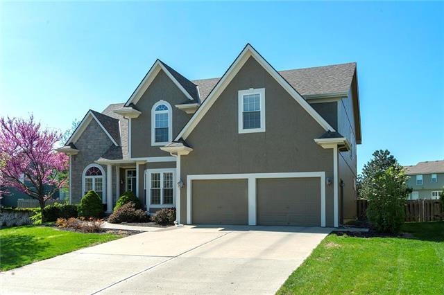 607 Canyon View Dr, Lansing, KS 66043 - photo 1