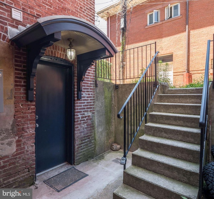 1224 N Calvert St unit B, Baltimore, MD 21202 - photo 1