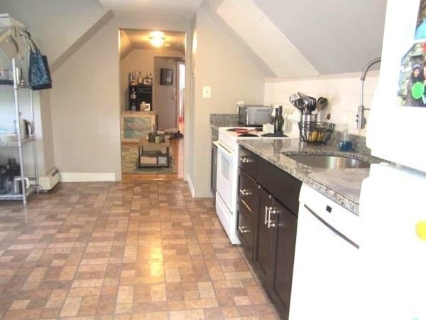 574 Hyde Park Ave unit 3, Roslindale, MA 02131 - photo 1