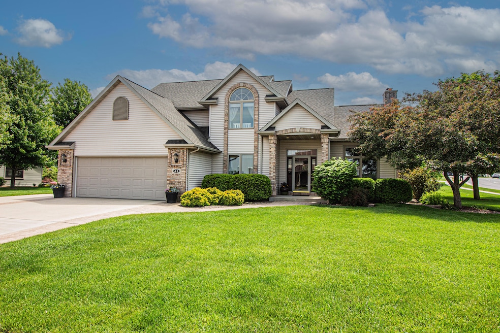 41 Hickory Dr, Cedar Grove, WI 53013 - photo 1