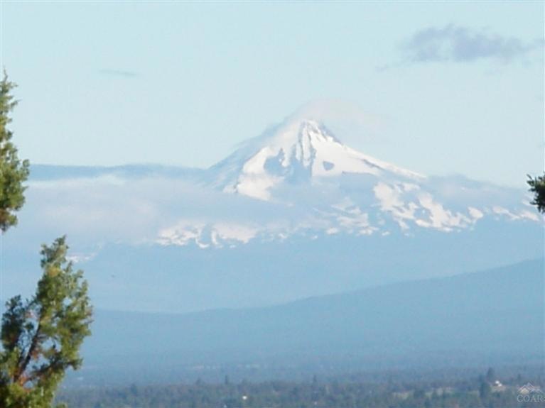 3248 NW Starview Dr, Bend, OR 97701 - photo 1