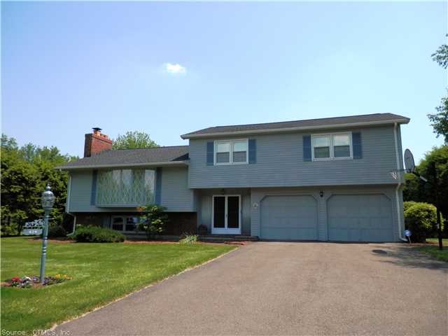 424 Coppermill Rd, Wethersfield, CT 06109 - photo 1