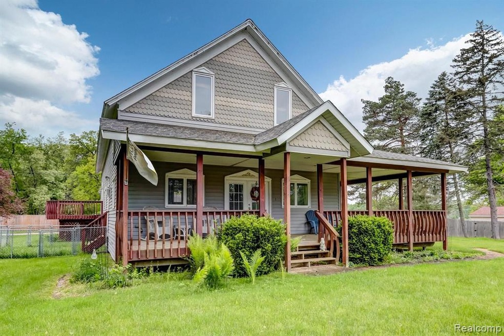 227 Franklin Street, Holly, MI-1.jpg-SMALL