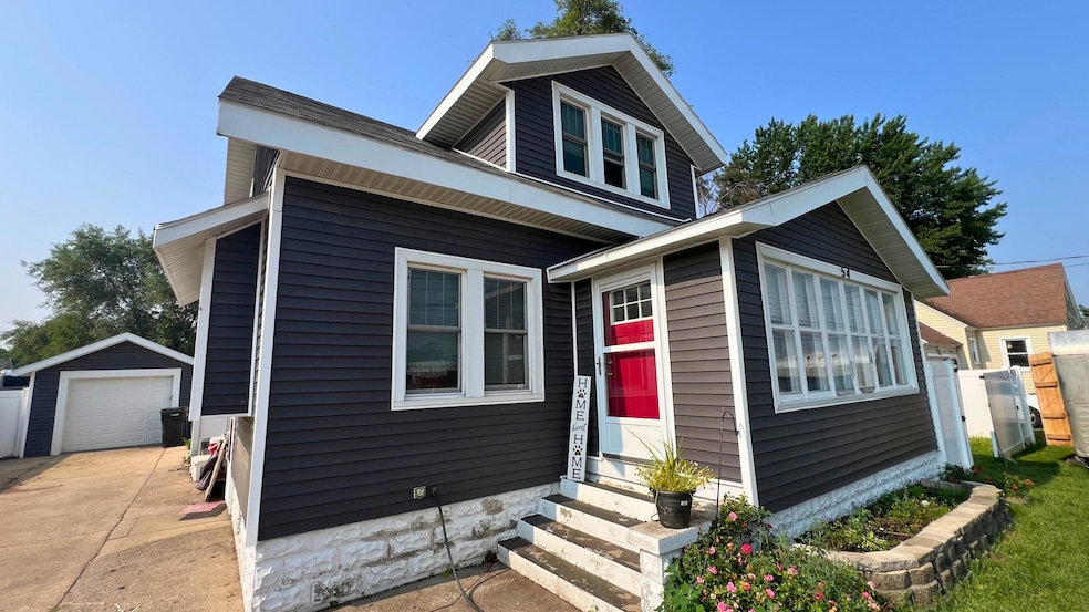 54 76th St SW, Grand Rapids, MI 49548 - photo 1