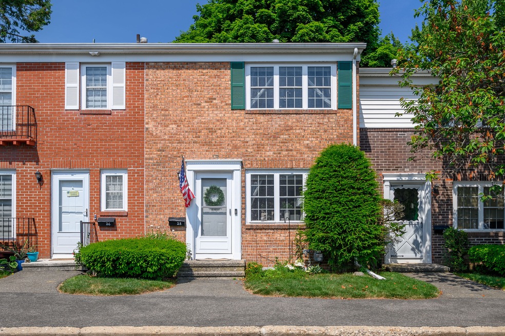 28 Salem Walk unit 28, Milford, CT 06460 - photo 1