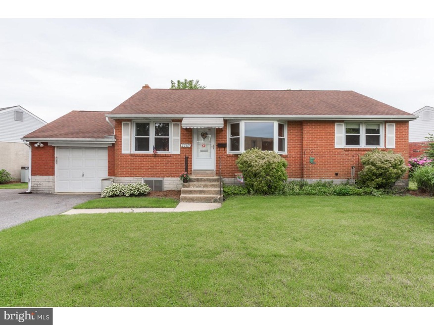 2207 Saint James Dr, Wilmington, DE 19808 - photo 1