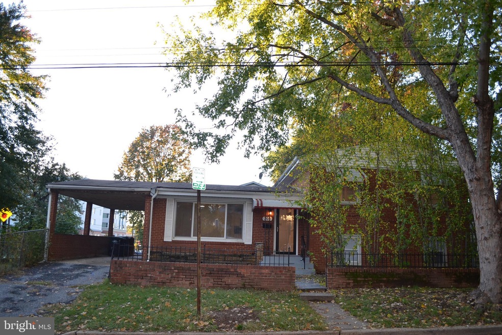 200 46th St NE, Washington, DC 20019 - photo 1