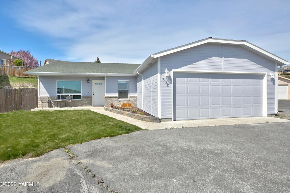 Carver_220407_77ave_Yakima_01