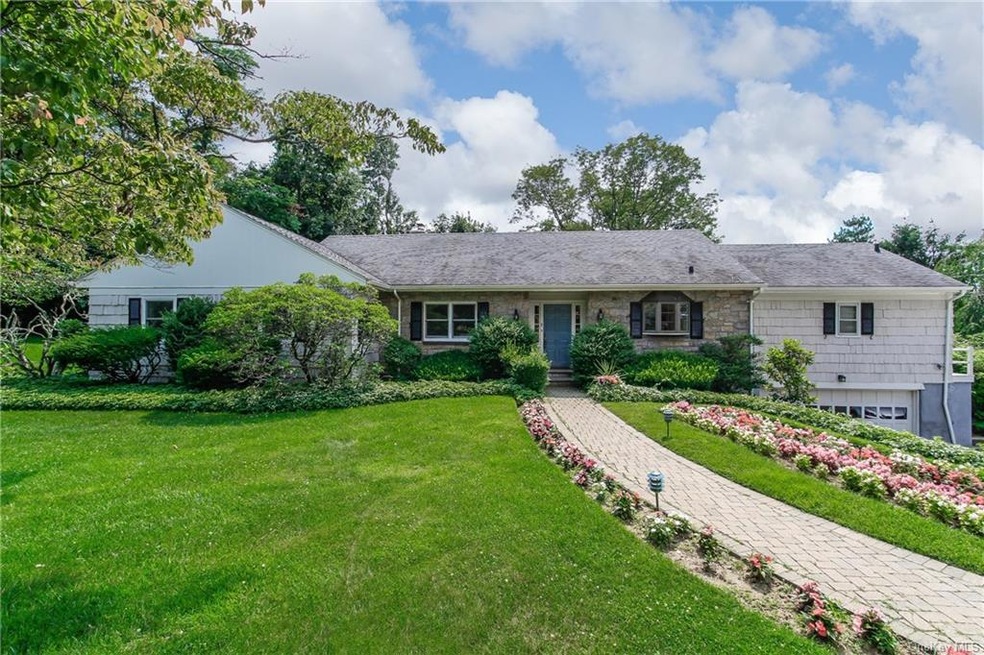 315 Underhill Rd, Scarsdale, NY 10583 - photo 1