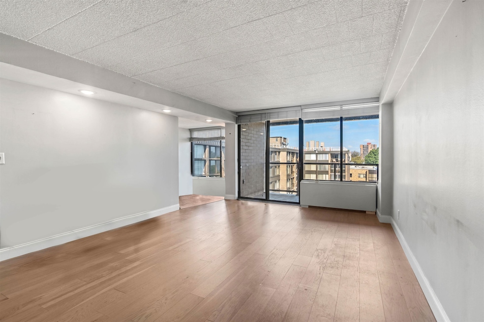 Pending $449,999 • Co-Listing Agent