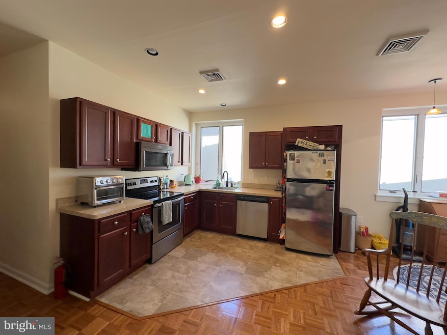 8 W Oakland Ave unit 2, Doylestown, PA 18901 - photo 1