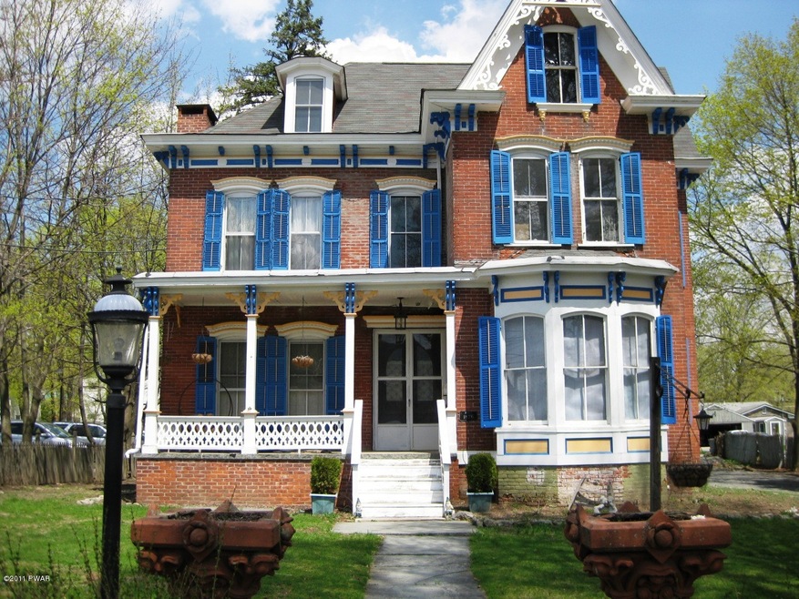 110 E Catherine St, Milford, PA 18337 - photo 1