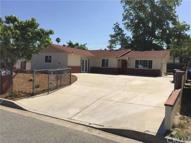 Your new home awaits you! Come on in. WOW- look at