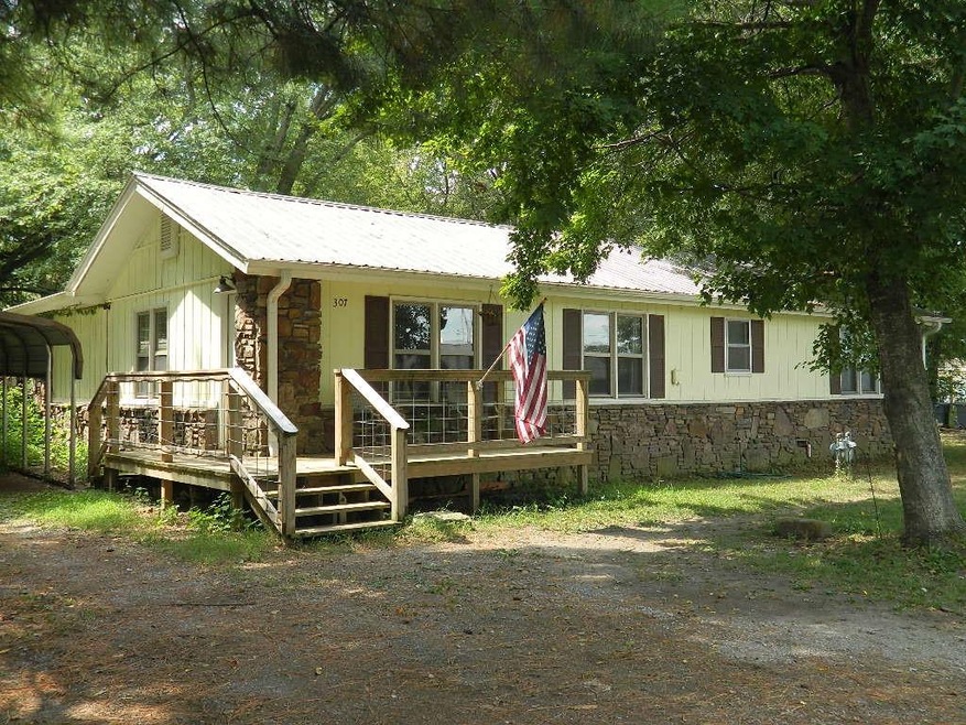 307 W Cleveland St, Prairie Grove, AR 72753 - photo 1