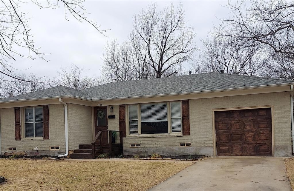 1105 Belmont St, Gainesville, TX 76240 - photo 1