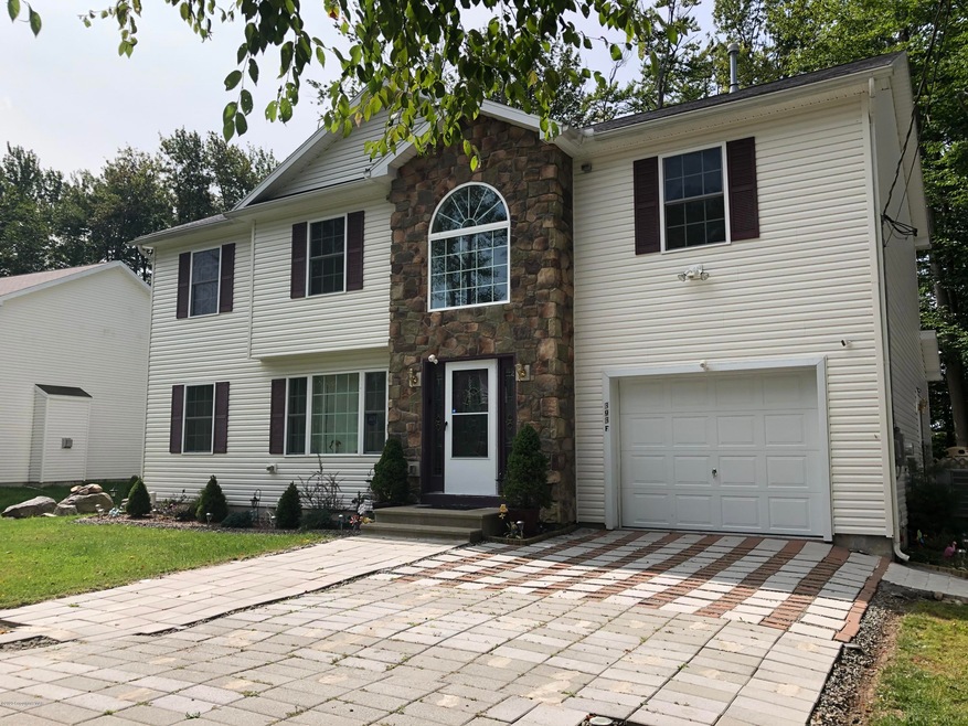 6347 Ventnor Dr, Tobyhanna, PA 18466 - photo 1