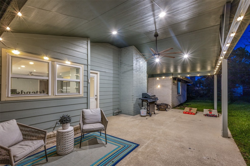 16906 Stardale Ln, Friendswood, TX 77546 - photo 1