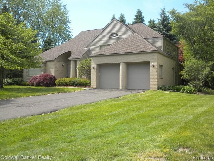 1635 Franklin Hills Dr, Bloomfield Hills, MI 48302 - photo 1