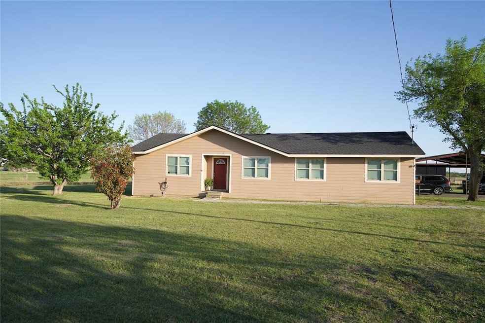 5429 E Highway 34, Ennis, TX 75119 - photo 1