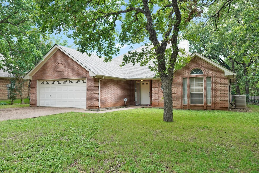 205 Camelot Dr, Weatherford, TX 76086 - photo 1