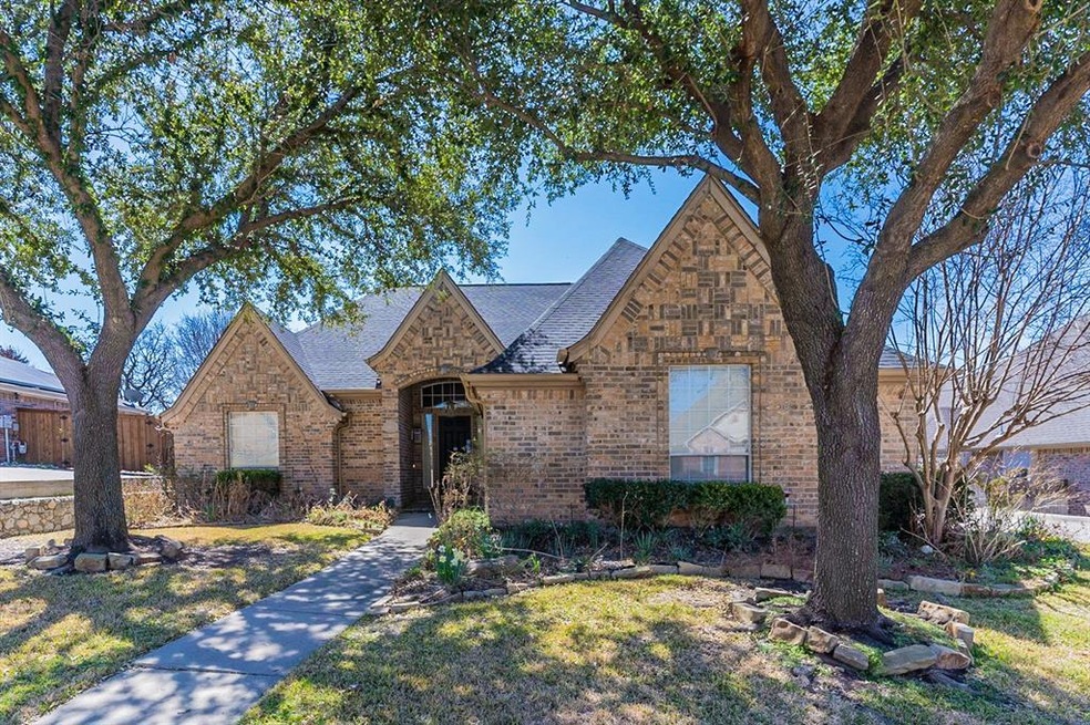 920 Crestview Dr, Bedford, TX 76021 - photo 1
