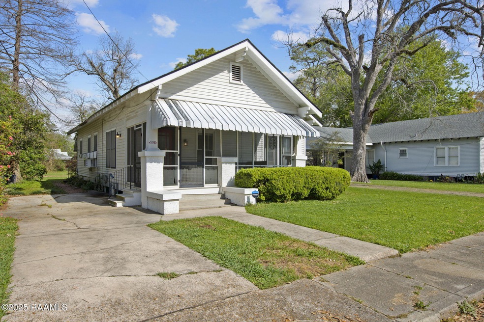506 Julia St, New Iberia, LA 70560 - photo 1