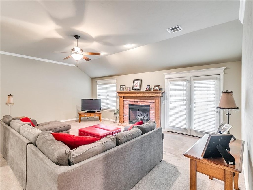 1502 Pecan Crossing Dr, Shawnee, OK 74804 - photo 1