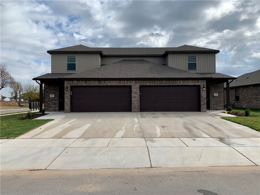 402 Red Robin St, Centerton, AR 72719 - photo 1