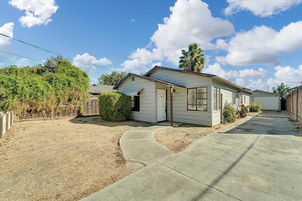 Sold $1,005,000 • Co-Listing Agent