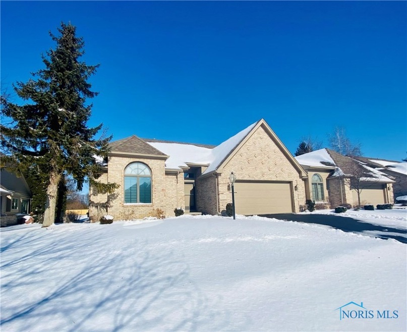 Welcome to 7432 Country Commons Lane!