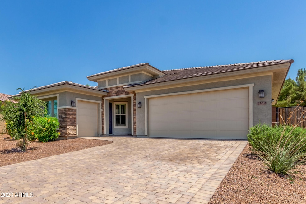 7209 N 85th Ln, Glendale, AZ 85305 - photo 1